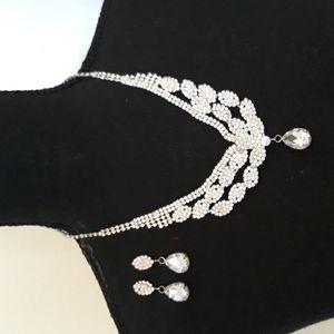💎💙Rhinestone Necklace & Earrings  Set-26" Long